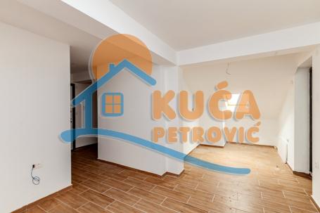 Jednoiposoban stan 72m2, Čalije