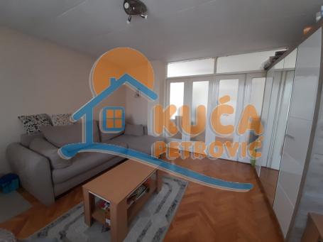 Izdaje se dvosoban stan preko puta Zone 2, 52m2 + terasa 7m2
