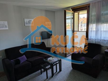Izdaje se stan u Duvaništu