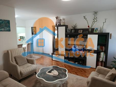 Odličan trosoba stan kod Doma zdravlja, 75 m2