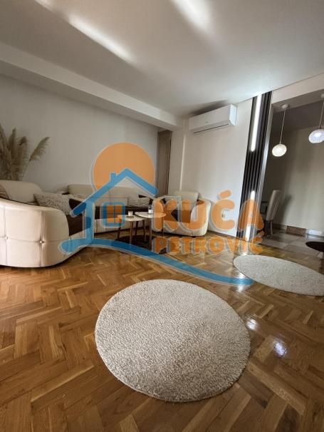 Izdaje se stan pored hotela NEW CITY