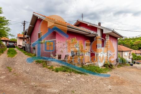 Fina porodična kuća , 240m2, iznad Amerikanca, Kovanlučka