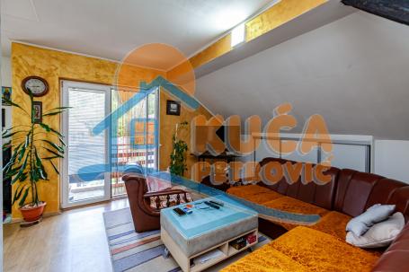 Četvorosoban stan u kući 88m2