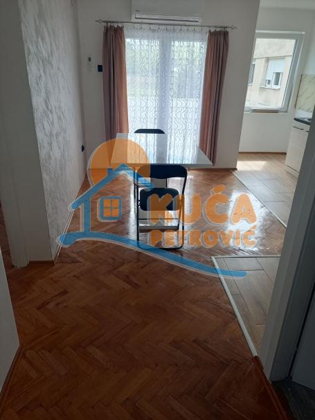 Izdaje se stan kod Bogoslovije