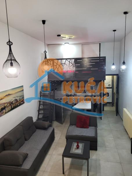 Izdaje se nameštena garsonjera sa galerijom, Koste Stamenkovića, 36m2 + galerija