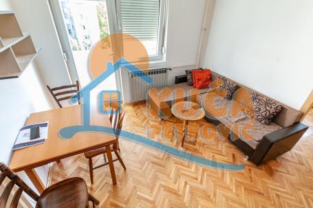 Izdaje se stan kod starog kliničkog centra, 54m2, cg