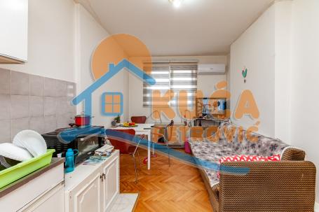 Vojna bolnica, 2.5, 42m2