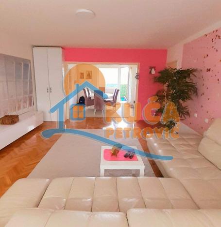 Prodaja, Stan, 115.00m2 , Centar