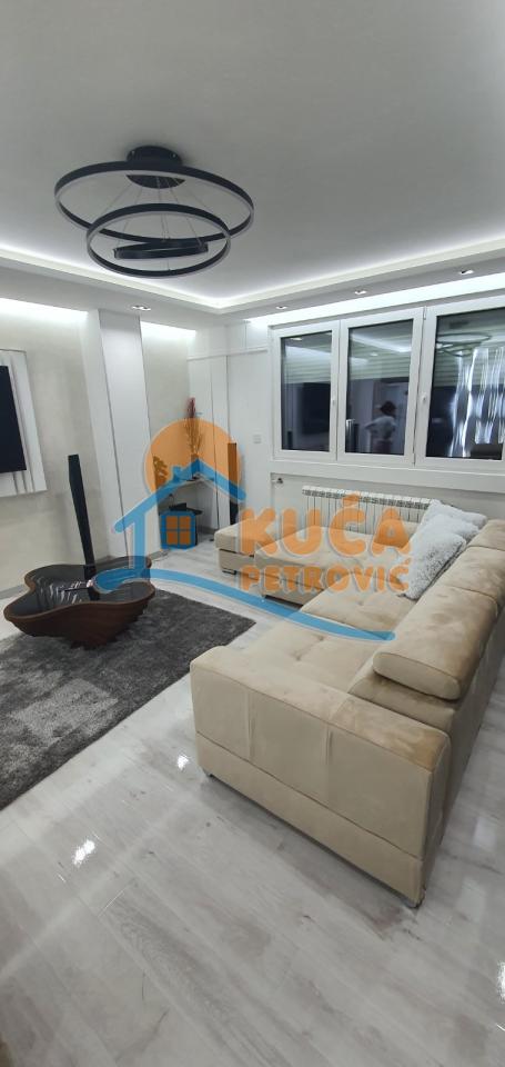 Izdaje se Lux stan u strogom centru grada, 85m2!