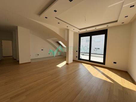 Lux četvoroiposoban penthouse na Grbavici - izuzetna ponuda 