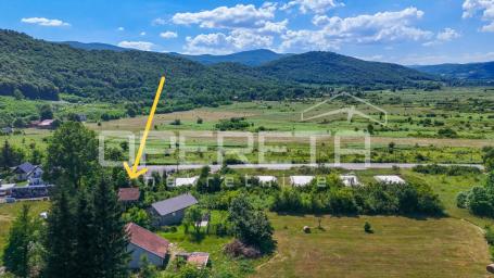 Kuća za obnovu blizu NP Plitvička jezera na parceli 1021 m2