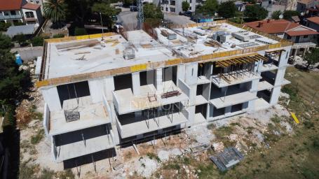 Poreč, okolica, moderan stan sa prostranom terasom