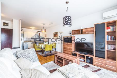 Kajzerica, Newly renovated two-room apartment with balcony and parking, 50m2