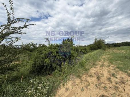 Odličan plac u Ledincima površine 2184m2