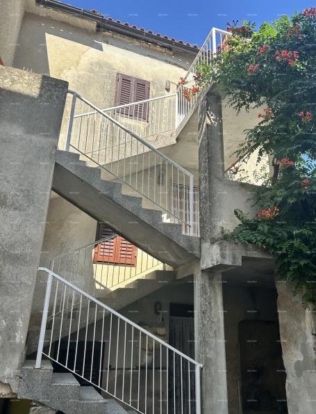 Kuća Top prilika! Prodaja kuće s tri odvojene jedinice, Medulin!
