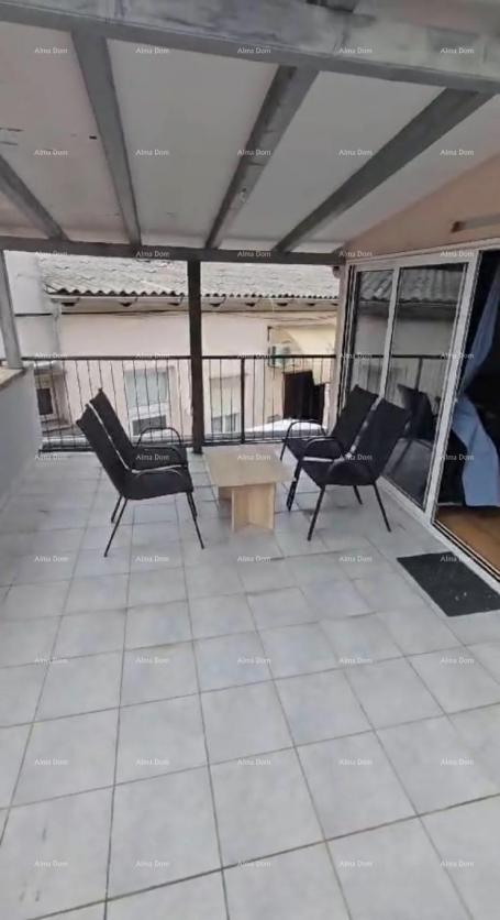 Stan Prodaje se stan 83 m² – Pula, centar