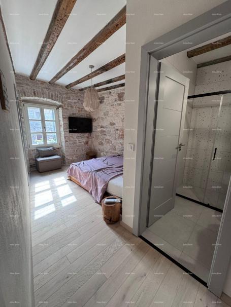 Kuća Bale – potpuno renovirana kamena kuća u centru, 116 m²