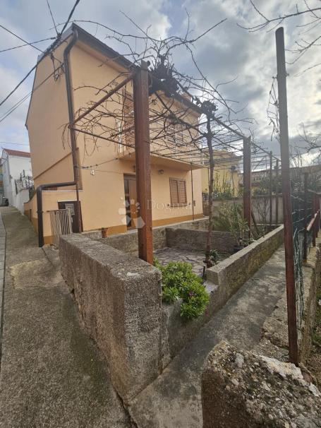 Punat, samostojeća kuća !