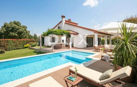 ISTRIEN, POREČ – Hochhaus-Familienhaus mit beheiztem Pool