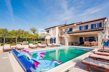 Otok Krk, unutrašnjost otoka - Luksuzna samostojeća vila s bazenom 