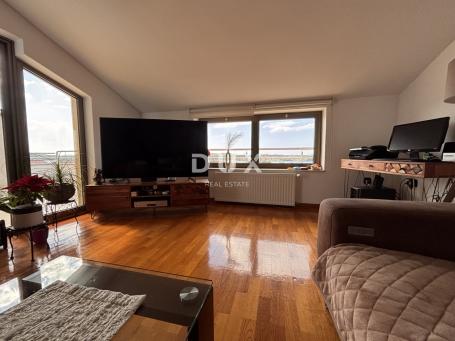 ŠIBENIK, CRNICA  – Dvoetažni stan sa pogledom i garažom, 250 m² 