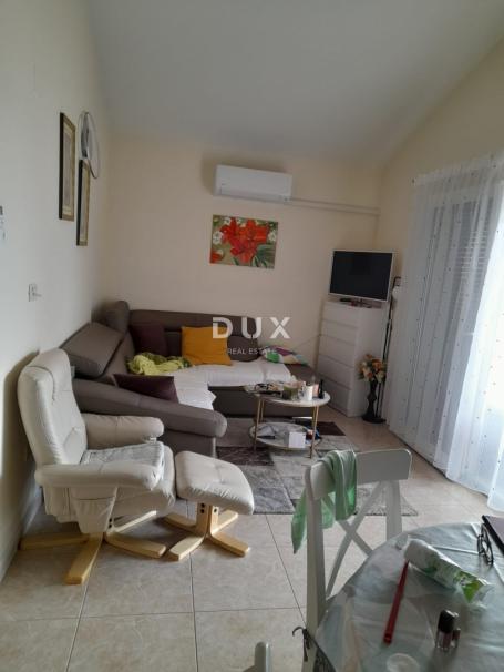 ISTRA, NOVIGRAD – Atraktivan dvosobni stan s galerijama i pogledom na more