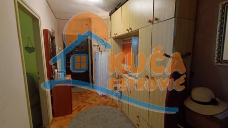 Centar, trosoban stan, 63 m2, II sprat