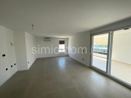 Prostrani penthouse stan blizu plaže, Grebaštica