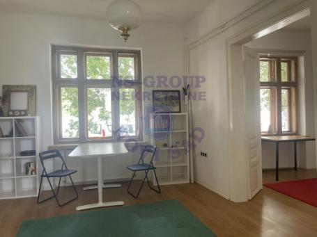 Renoviran salonski stan- Podbara