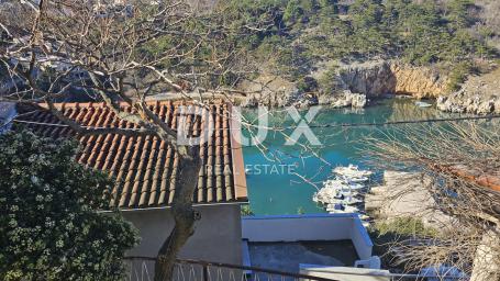 OTOK KRK - Kuća s dvorištem i pogledom na more, u jezgri romantičnog Vrbnika