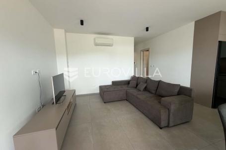 Pula, Šijana, nov trosoban stan 76 m², novogradnja