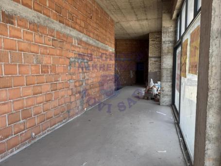 Odličan višenamenski lokal 212m2