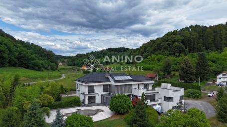 Luksuzna Urbana Vila s Poslovnim Potencijalom – 680 m², Tuhelj, Parcela 43.000 m² sa jezerima