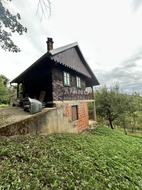 Vikend-odmor u prirodi: kuća sa voćnjakom 3.111 m²