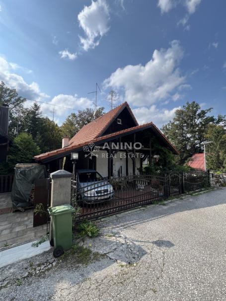 Nekretnina s pogledom na bajku! Kuća u Trakošćanu, prvi red do dvorca. 