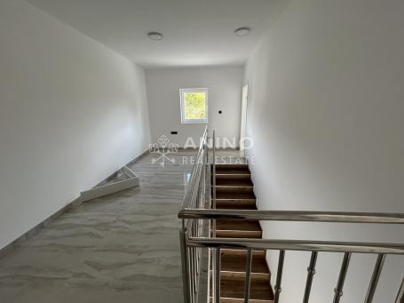 Stan 102 m², 2sobe+DB, dvorište i parking – Zlatar, 500 m od centra