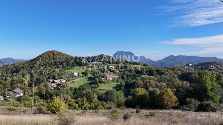 Atraktivno zemljište u mirnom naselju – 5.121 m², struja na parceli