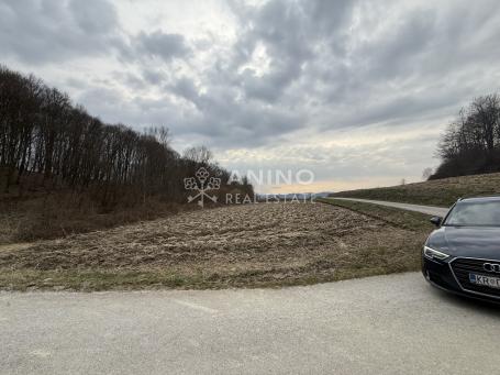Zemljište kraljevec na sutli 1363m² – mirna lokacija uz cestu