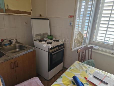 Prvi red u Opatiji s pogledom kao iz hotela