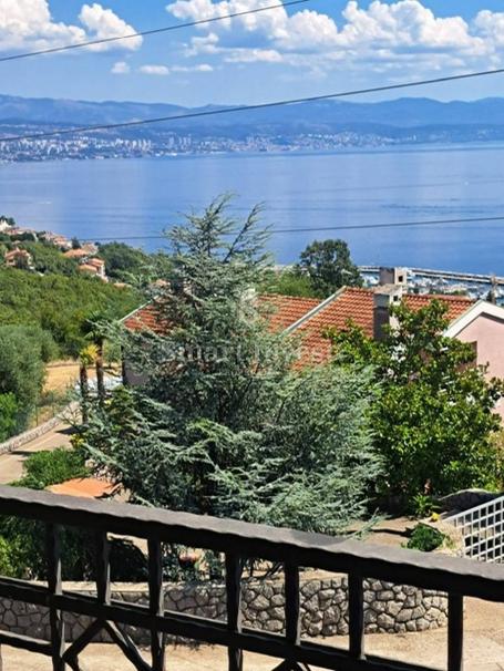 IČIĆI, stan 2S+DB s pogledom na more