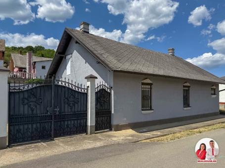 Prizemna kuća na lakat u Vrdniku