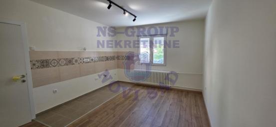 Sajam, odličan kompletno renoviran stan površine 37 m². 