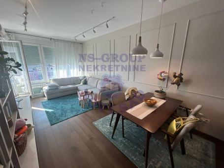 Trosoban stan na Bulevaru Evrope, 67m2