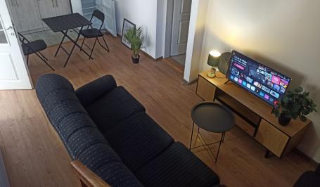 IZDAJE SE DUPLEX U KUĆI, DOLE 40m2 + 30m2 GORE ! USELJIV ODMAH !