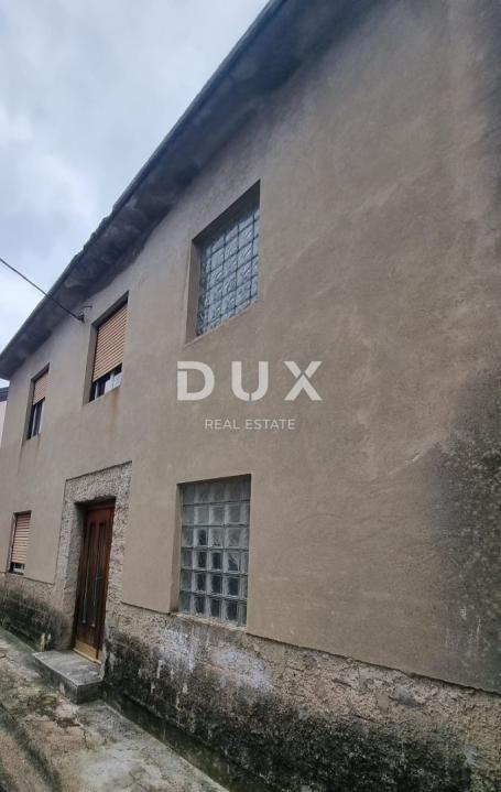 NOVI VINODOLSKI - Kuća u blizini centra s 2 parkirna mjesta