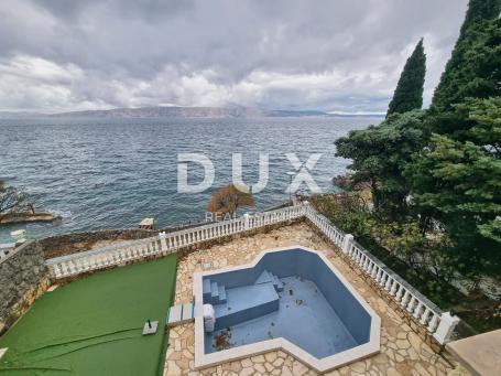 NOVI VINODOLSKI, SMOKVICA - Kuća s vlastitim pristupnim putem do plaže