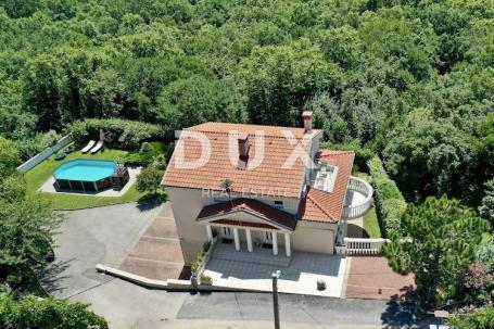 CRIKVENICA, GRIŽANE - Prekrasna samostojeća kuća s bazenom i pogledom na more!