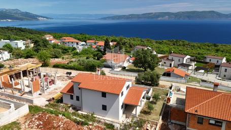 KUĆA S OTVORENIM POGLEDOM NA MORE