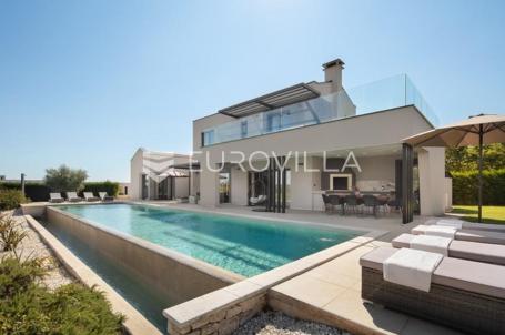 Istra, Vodnjan prekrasna vila neto korisne površine od 250 m² na velikoj okućnici s bazenom 78 m²