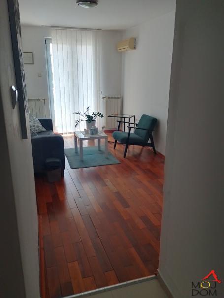 NOVI SAD - BULEVAR - JEDNOSOBAN STAN - 28 m2 - 112,270€